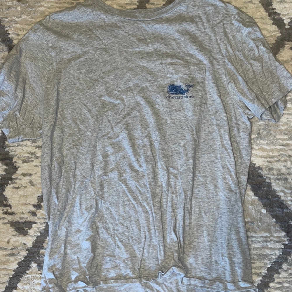 Vineyard Vines tee
